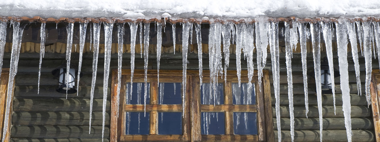 spray foam prevents ice dams by providing proper insulation in Thousand Oaks attic spaces